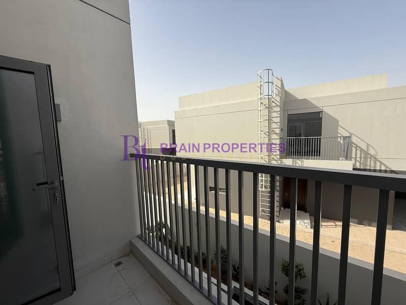 22 3-bedroom-villa-in-dubai-south-spacious (19). jpg