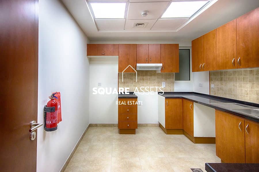 4 Kitchen. jpg