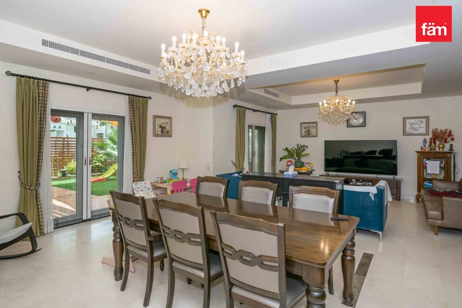 SINGLE ROW | INTERNAL UNIT | CLOSE TO PAVILION SINGLE ROW | INTERNAL UNIT | CLOSE TO PAVILION