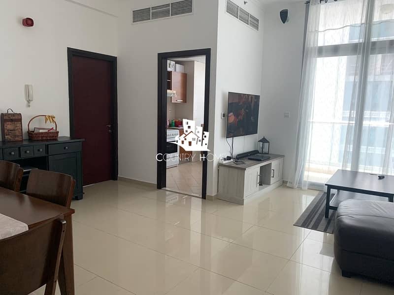 Spacious Fully Furnished l Ready to Move-In Spacious Fully Furnished l Ready to Move-In