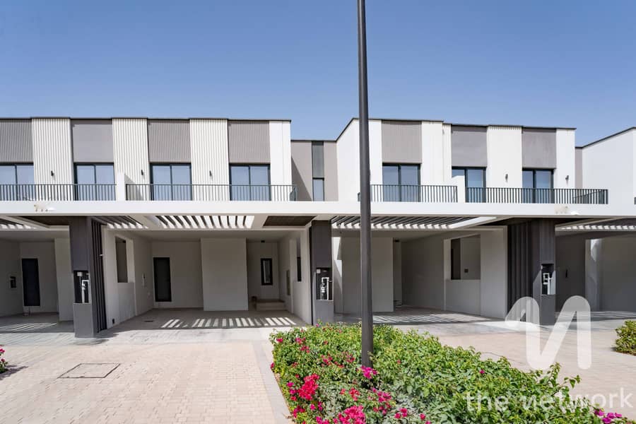 Ready To Move-in | Well Maintained | Single Row Ready To Move-in | Well Maintained | Single Row