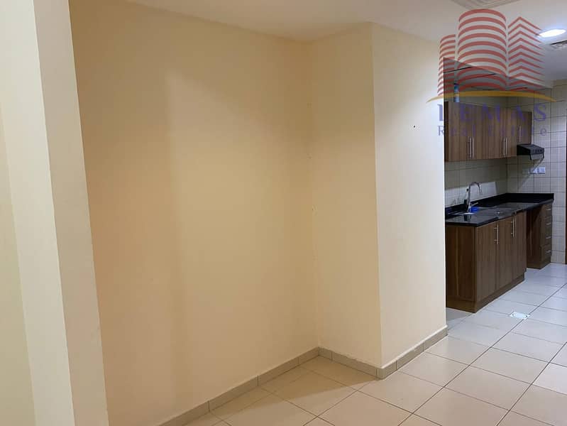 4 9c38ddb7-5f56-48f4-9a6f-03ce5ec149d3. jpg