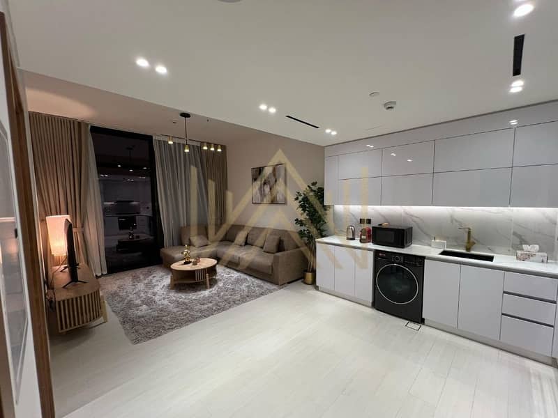 Luxurious | Pool View| Premium Amenities Luxurious | Pool View| Premium Amenities