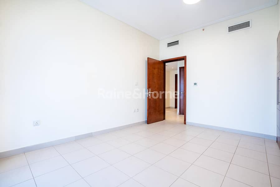 Charming Unit | Ideal for Renters | Prime Location Charming Unit | Ideal for Renters | Prime Location