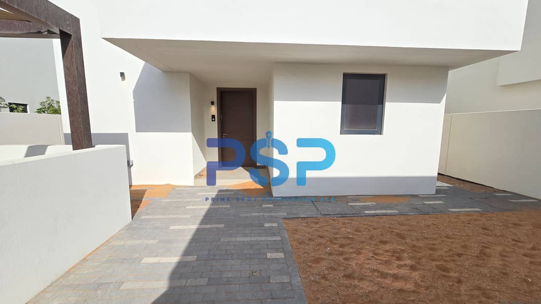 2 Entrance 1. jpg