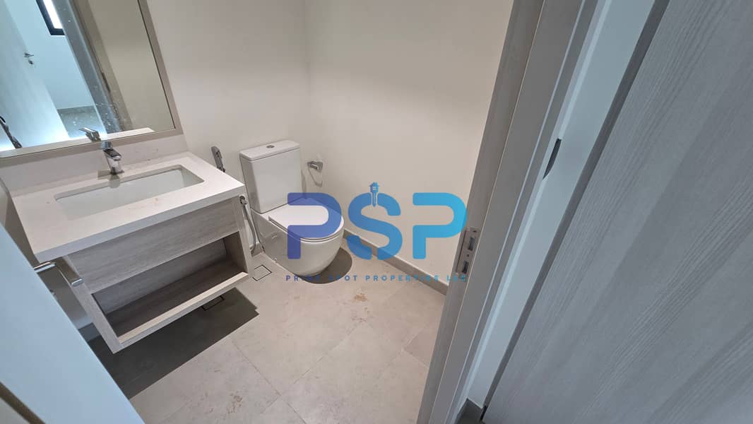 6 Guest washroom 1. jpg