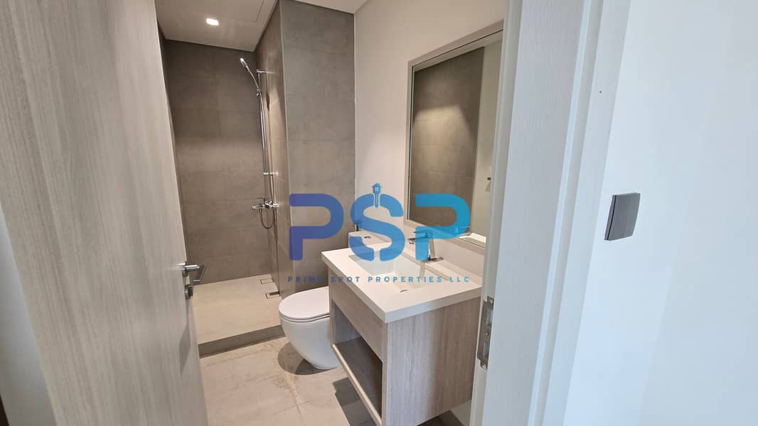 16 Maids washroomm 1. jpg