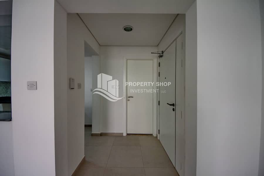 5 1-bedroom-abu-dhabi-al-ghadeer-terrace-apartment-foyer. JPG