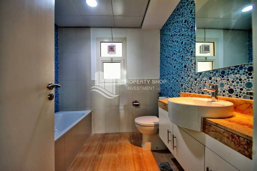 7 1-bedroom-abu-dhabi-al-ghadeer-terrace-apartment-bathroom. JPG