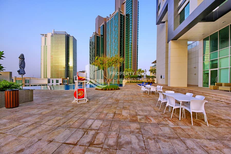 9 abu-dhabi-al-reem-island-marina-square-marina-blue-community-swimming-pool. JPG