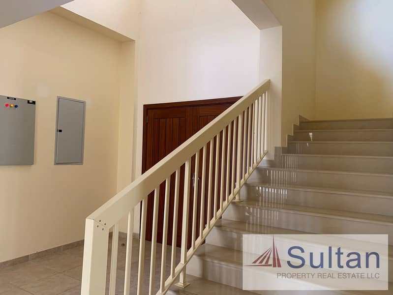 27 ef92c068-7bed-406e-aacf-9d333ddd8b32. jpg