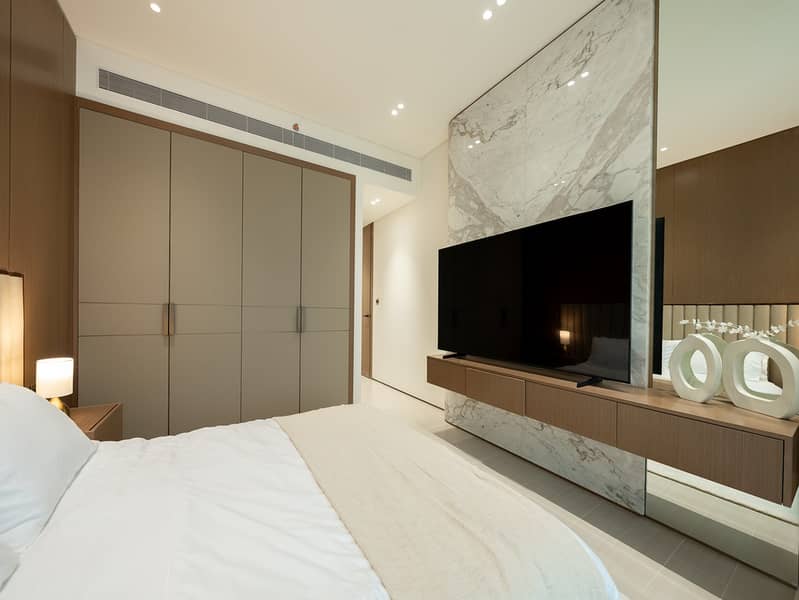 5 Bedroom 1. jpg