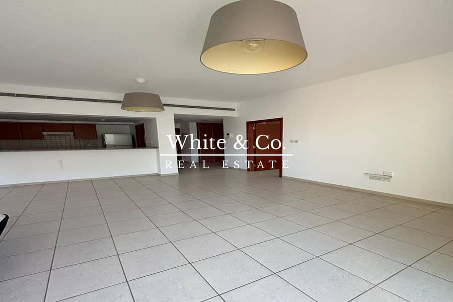Spacious | Vacant | Unfurnished | 1Cheque Spacious | Vacant | Unfurnished | 1Cheque