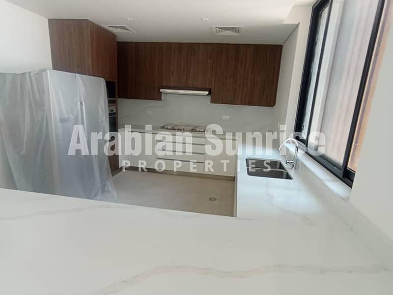 6 The-Dunes-V-121-4BR-Kitchen1. jpg