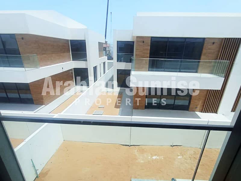 7 The-Dunes-V-121-4BR-Garden. jpg