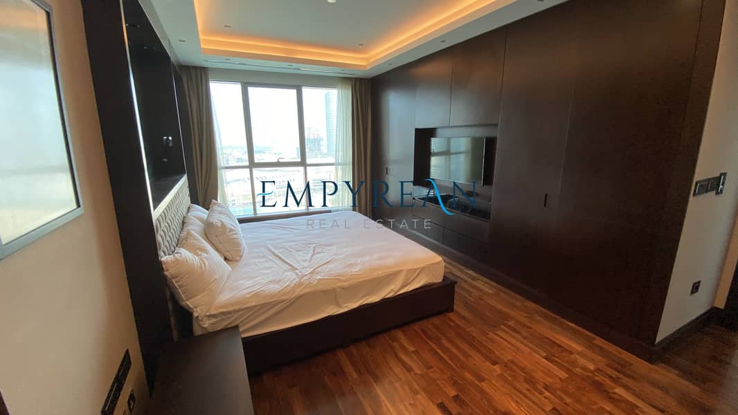 10 Elegant & Lavish Apartment Overlooking Burj Khalifa | Fully Furnished 2 Bedroom