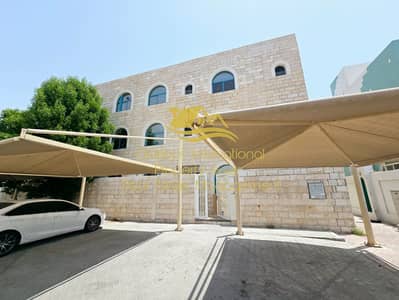 5 Bed-Amazing Villa-Prime Location-Parking