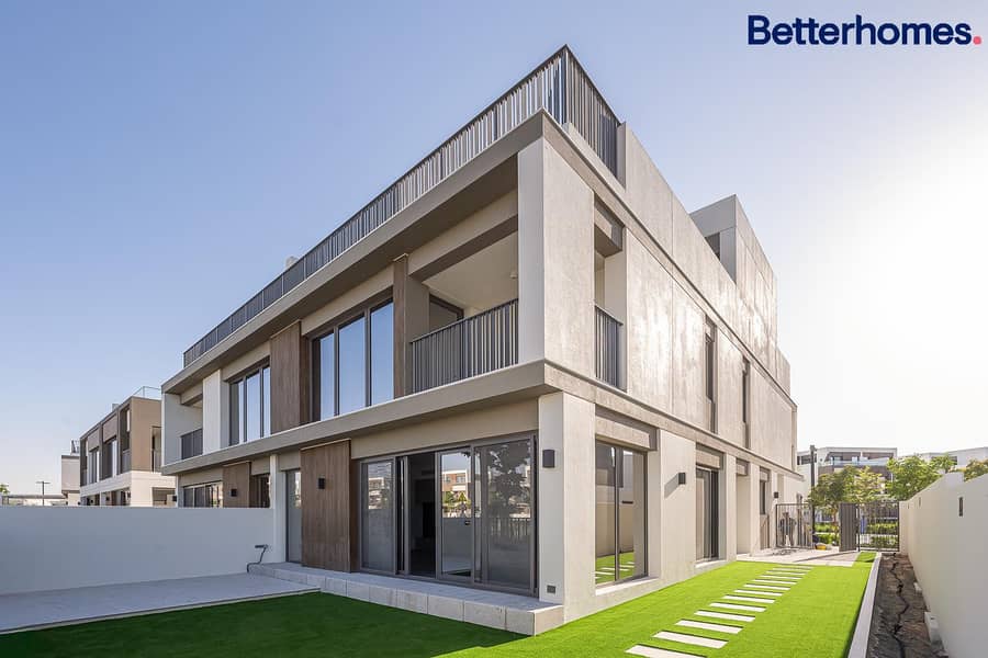 Community Expert | 5 Bed Layout | Park views Community Expert | 5 Bed Layout | Park views