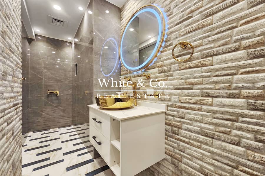 Fully Upgraded| Landscaped |Great Location - Image 12