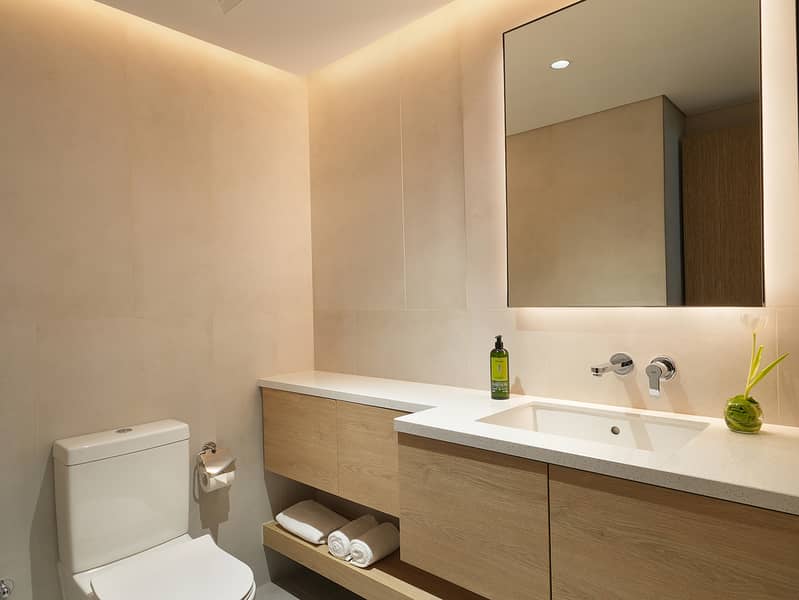 7 CMTP_Deluxe_Two_Bedroom_Cloakroom. jpg