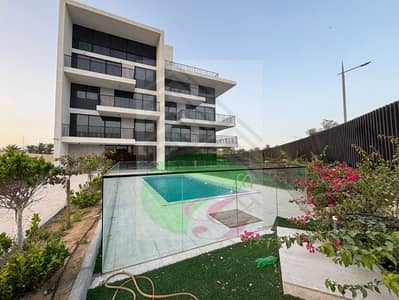 Golf Community | Free Transfer | Ready to move
