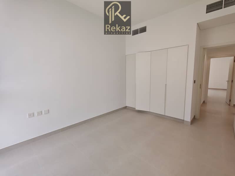 6 Bed 2 Room. jpg
