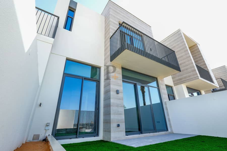Spacious Unit | Modern | Ready to Move in Spacious Unit | Modern | Ready to Move in