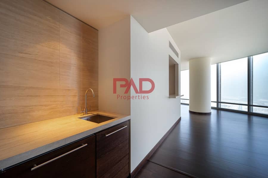 10 5be3d089-4a22-498e-9543-cf30e191eccc. jpg