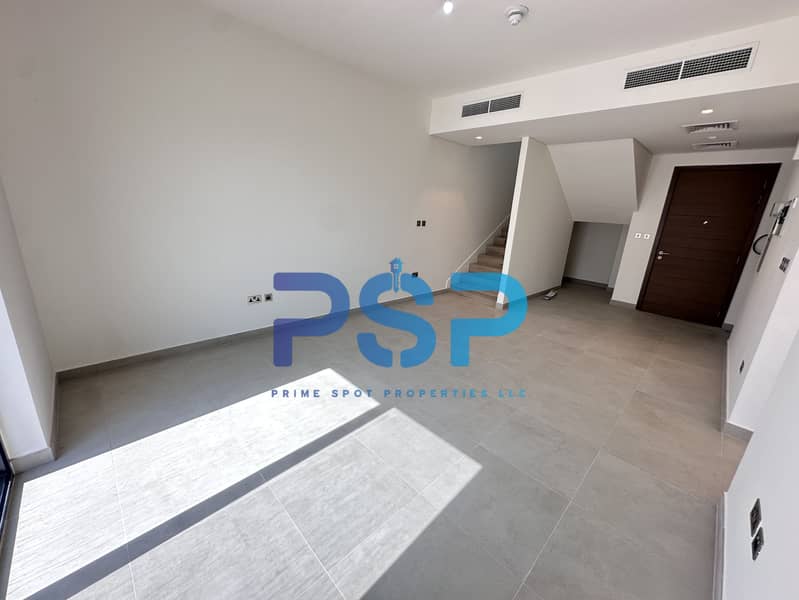 3 1 living room 2. jpg