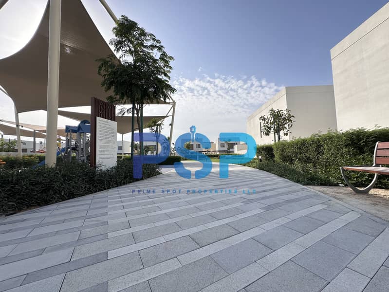 21 2 COMM PARK. . . . . JPG