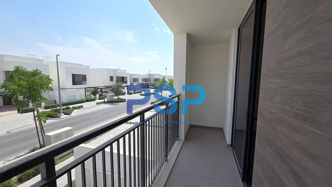 14 Balcony 2. jpg