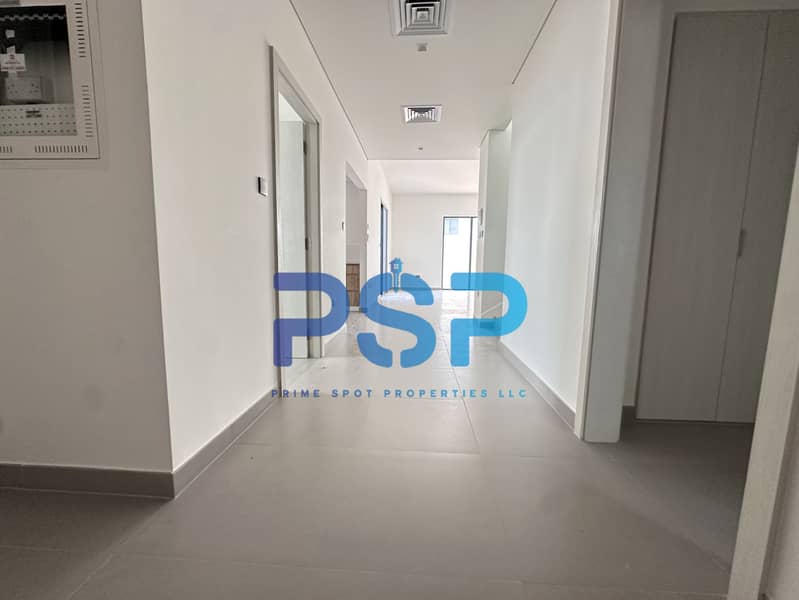 2 1 HALLWAY OR WALKWAY ENTRANCE. JPG