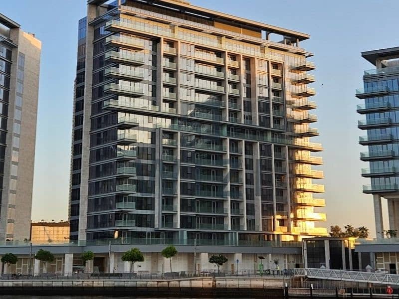 10 canal-front-residence-9_buXQS_xl. jpg