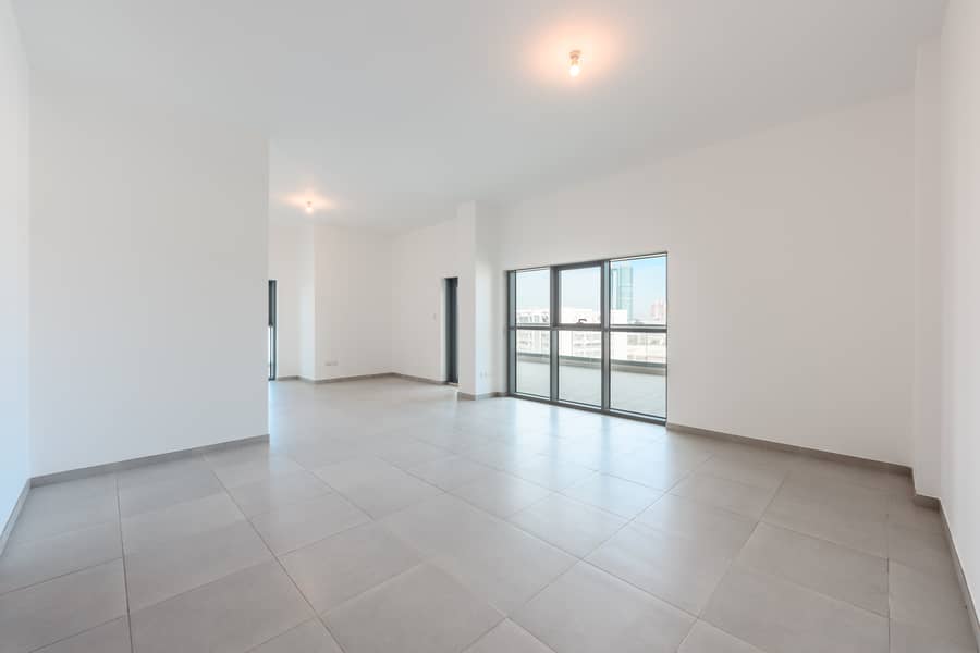 2 Living Room. jpg