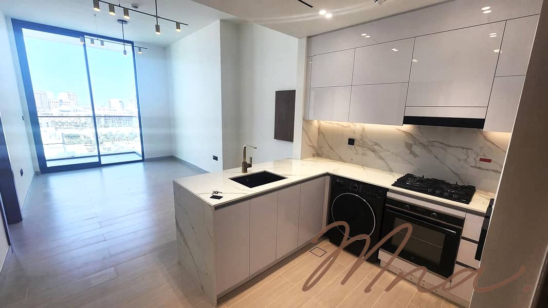 Bran New Apartment | Smart Home | Fitted Kitchen