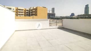 Spacious | Middle Corner | Bright and Upgraded