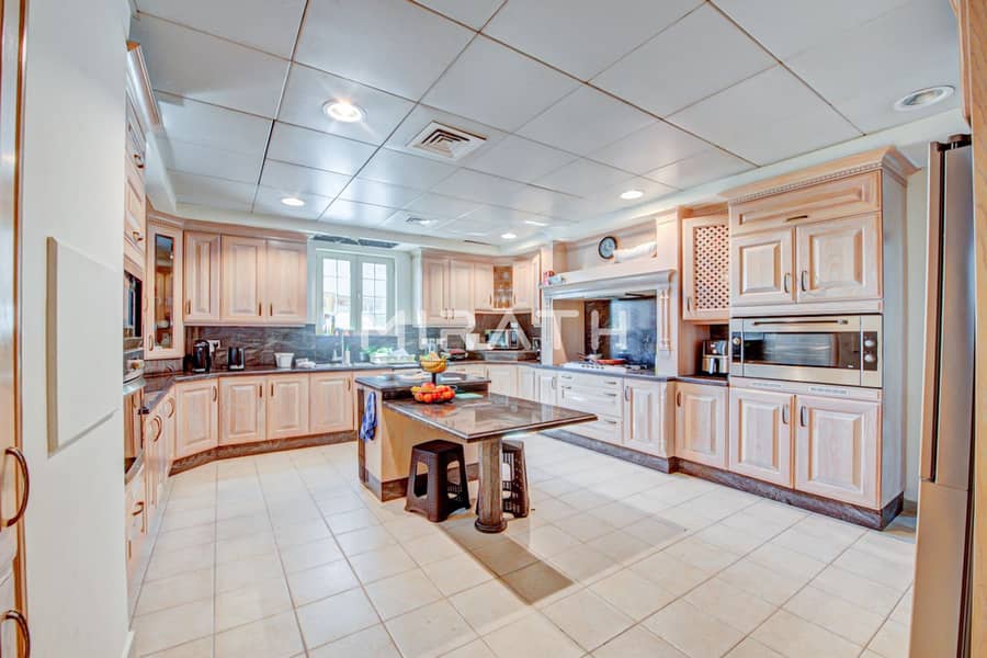 8 Kitchen 1. jpeg
