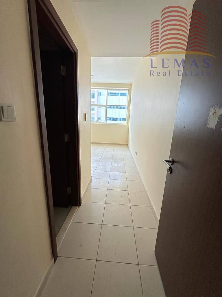 18 c868bf1d-22de-4515-b773-2d4df2517367. jpg