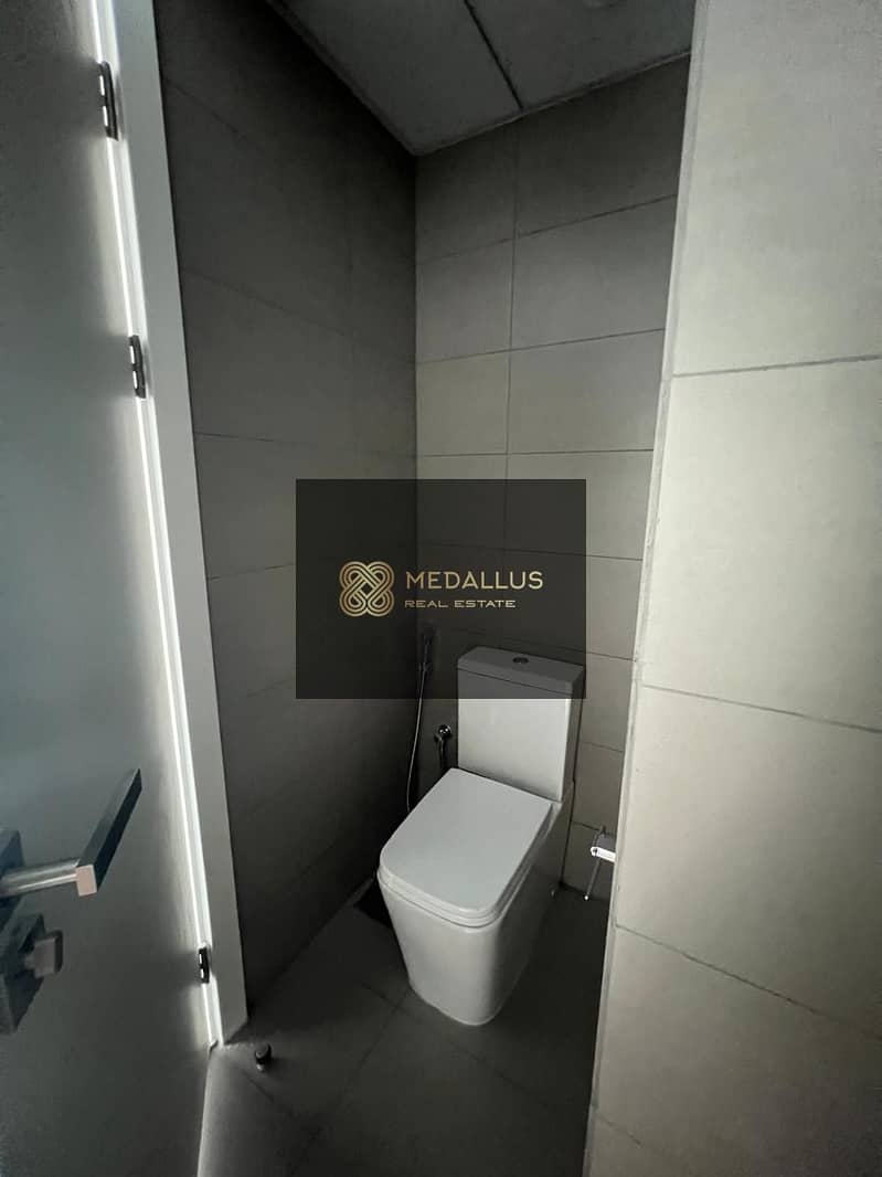 13 9de3d555-5e85-4b47-92e6-5a185bbb1b63. JPG