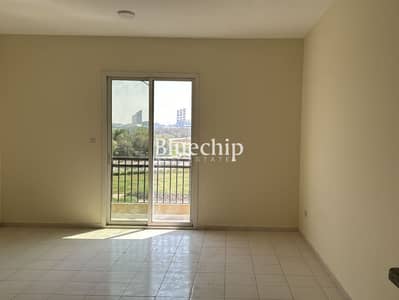 Spacious Layout | With Balcony | Vacant