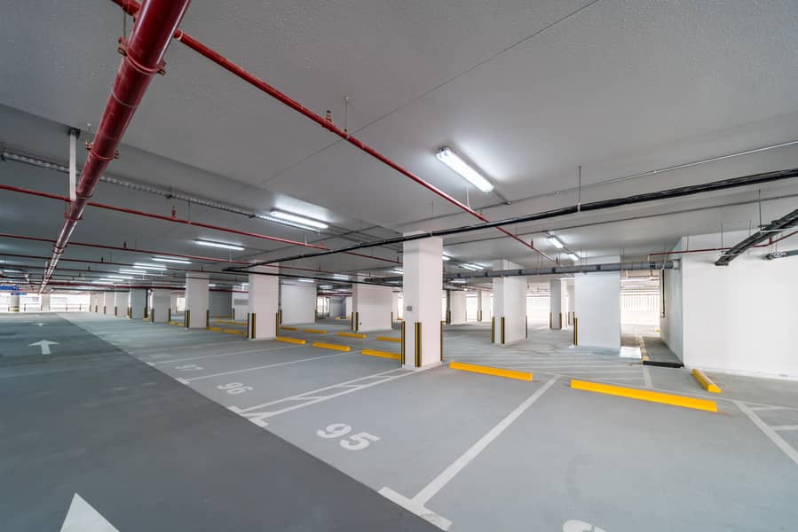 17 Parking 2. jpg