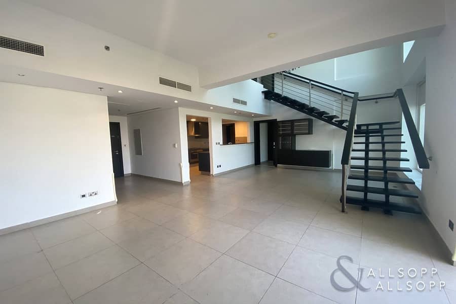 3 3 Beds Duplex | Lake View | Available Now