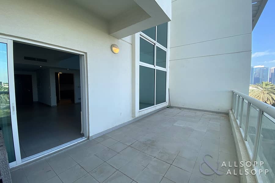 5 3 Beds Duplex | Lake View | Available Now