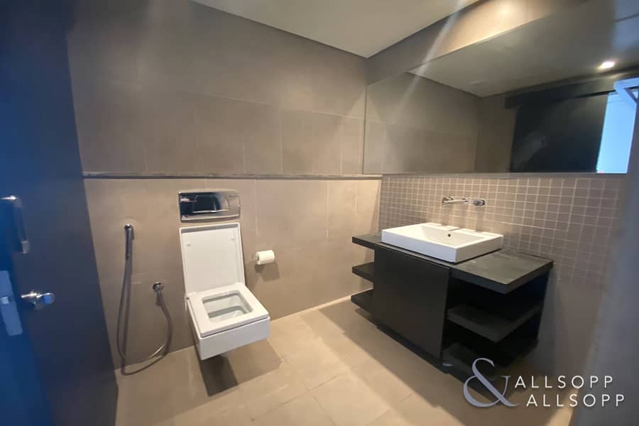 10 3 Beds Duplex | Lake View | Available Now