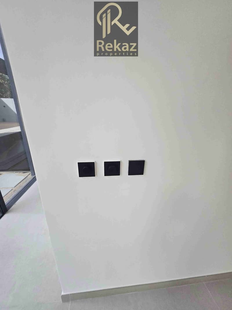 70 1000025045. jpg