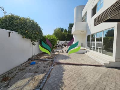 4 Bed Independent Villa With Private Garden