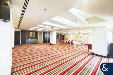 Office for Rent in Business Bay, Dubai - Spacious Office | Furnished | Great Amenities