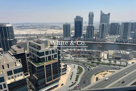 Studio for Sale in Downtown Dubai, Dubai - Vacant Now | Fully Furnished | Investment
