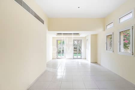 3 Bedroom Villa for Sale in The Lakes, Dubai - Spacious Villa with Study Room | Ready to Move In