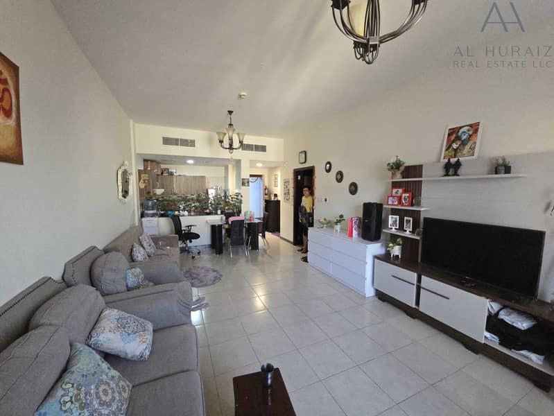 Spacious 1 Br | Rented | NON NEGOTIABLE Spacious 1 Br | Rented | NON NEGOTIABLE